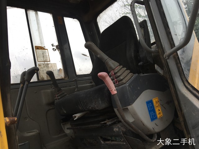 山东临工 LG665 挖掘机