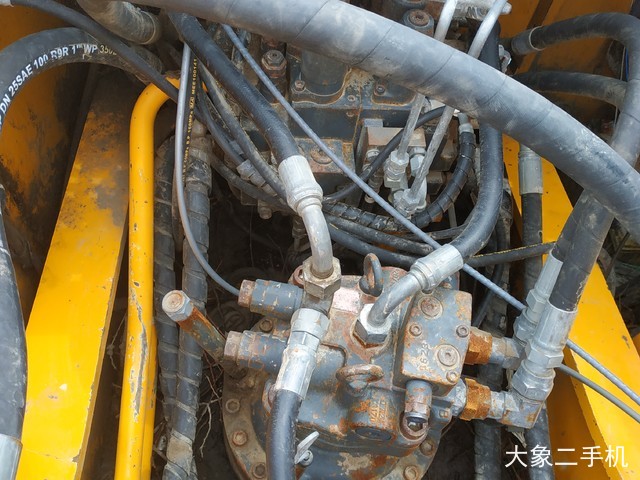 龙工 LG6225 挖掘机