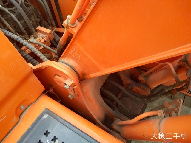 斗山 DX120 挖掘机