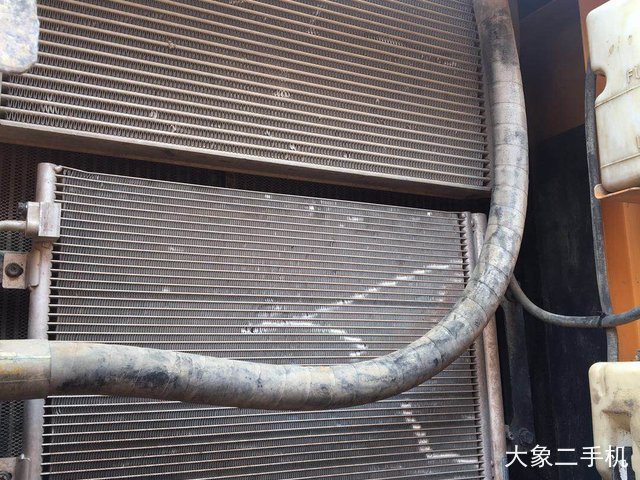 现代 R225LC-9T 挖掘机