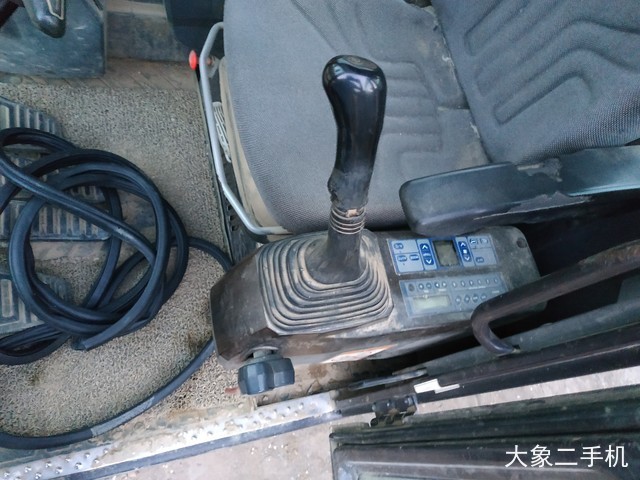 三一重工 SY75C 挖掘机