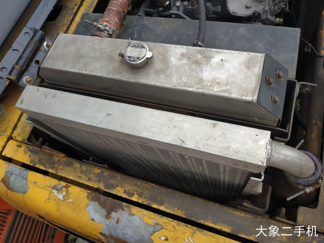 现代 R220-5 挖掘机