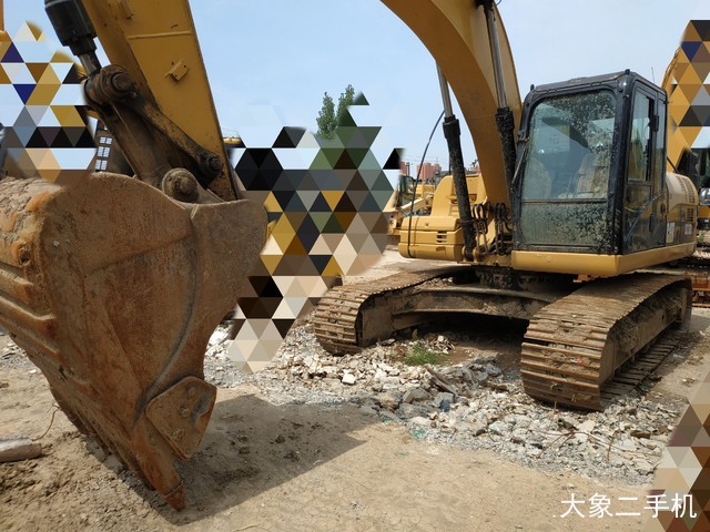 卡特彼勒 323DL 挖掘机