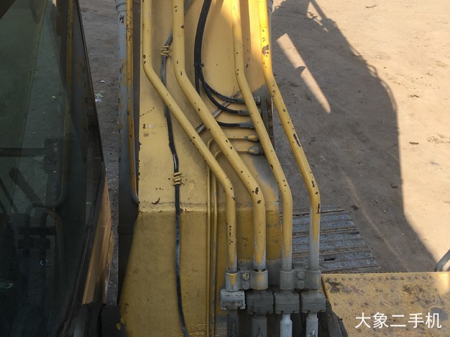 小松 PC200-8 挖掘机