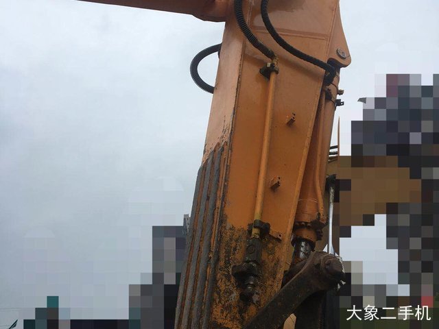 现代 R215-9 挖掘机