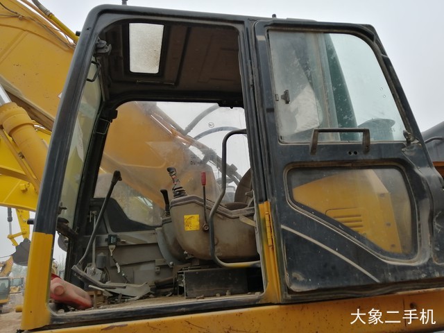 雷沃重工 FR330 挖掘机