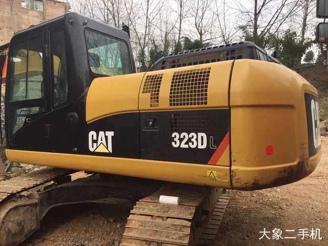 卡特彼勒 323DL 挖掘机