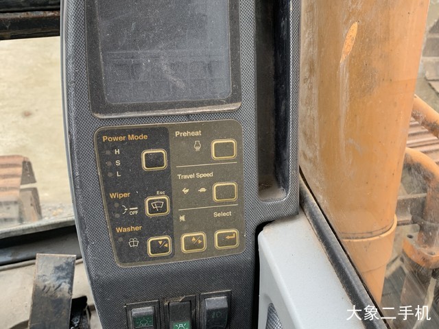 现代 R215-7C 挖掘机