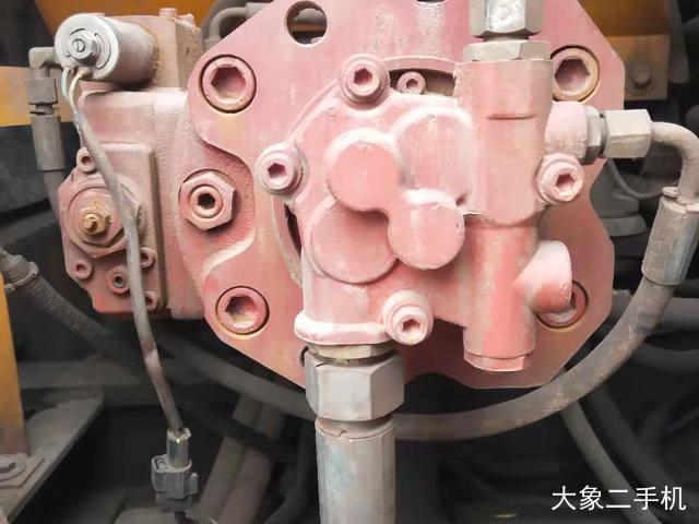 三一重工 SY135C-8 挖掘机