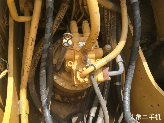 卡特彼勒 323DL 挖掘机