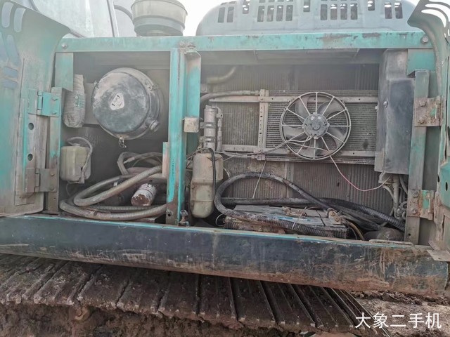 神钢 SK250-8 挖掘机