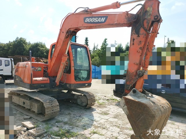 斗山 DX80 挖掘机