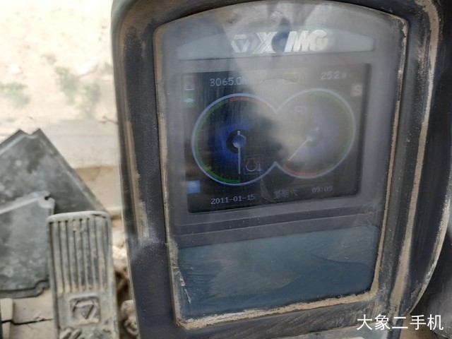 徐工 XE230C 挖掘机