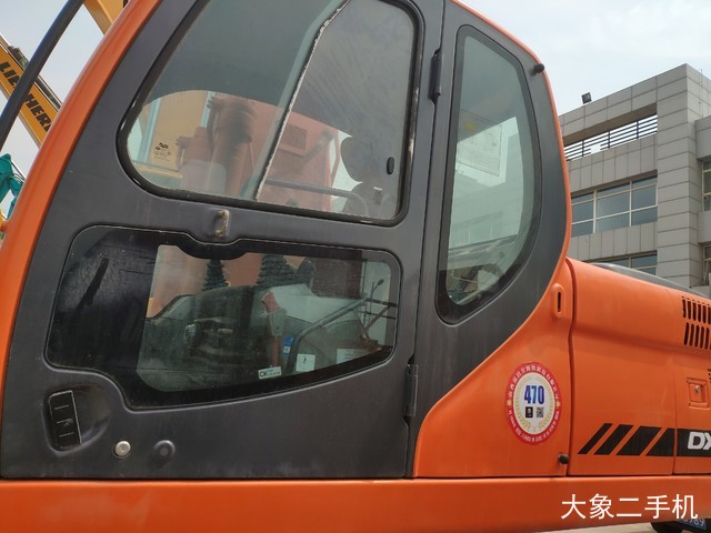 斗山 DX225LC 挖掘机