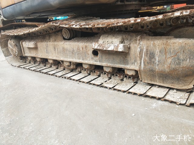 现代 R150LC-7 挖掘机