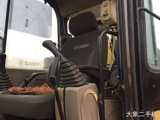 现代 R60-7 挖掘机