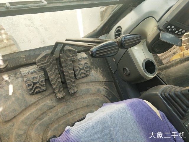 卡特彼勒 323DL 挖掘机