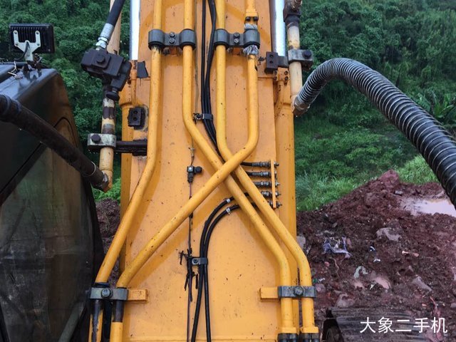 现代 R305LC-7 挖掘机