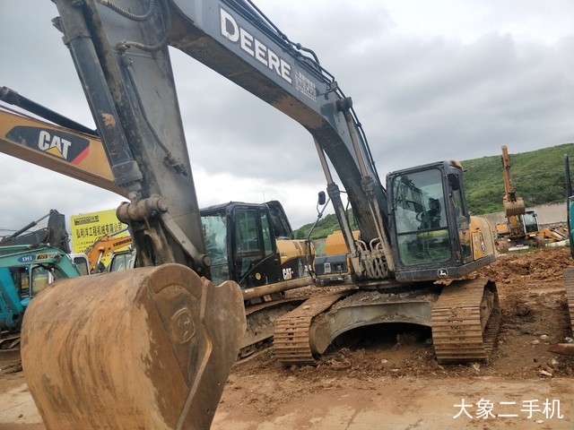 约翰迪尔 E240SC 挖掘机