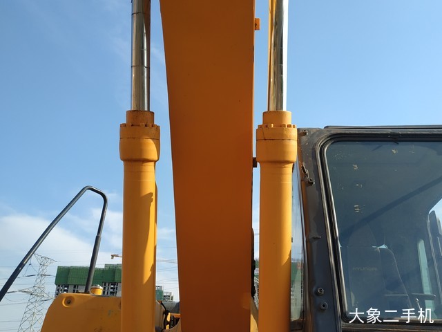 现代 R225LC-7 挖掘机