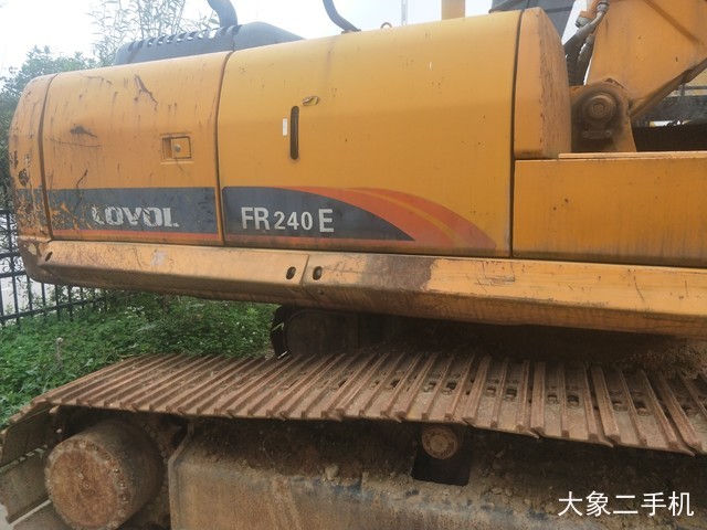 雷沃重工 FR240-7 挖掘机