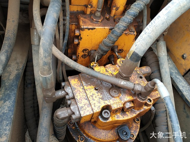 现代 R225LC-7 挖掘机