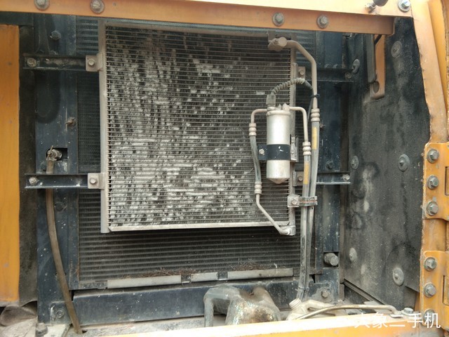 山东临工 LG6210 挖掘机