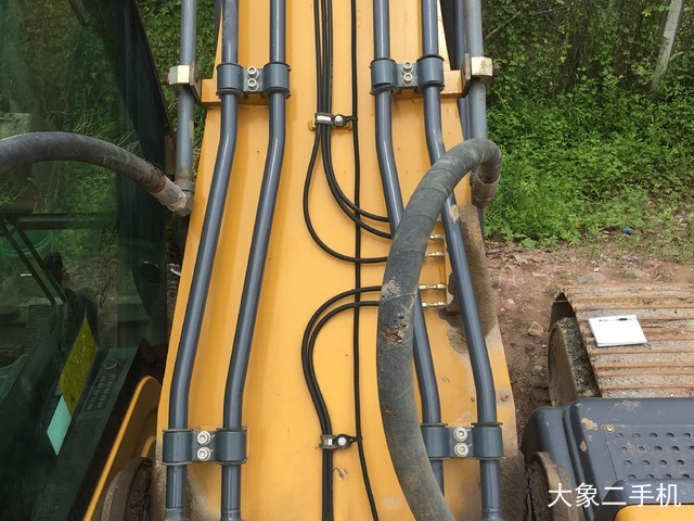 徐工 XE270DK 挖掘机