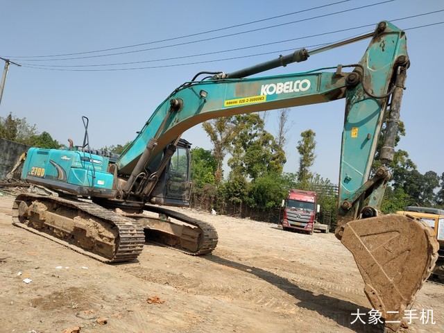 神钢 SK270D-8 挖掘机