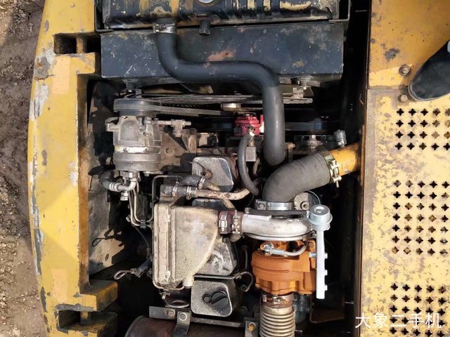 现代 R130W-5 挖掘机