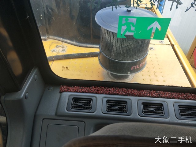 三一重工 SY215C-9 挖掘机