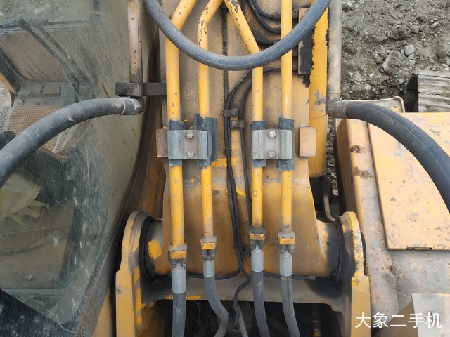 龙工 LG6235 挖掘机