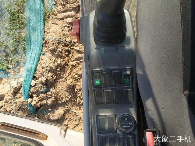 山东临工 LG6135E 挖掘机