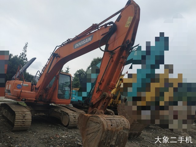 斗山 DH220LC-7 挖掘机