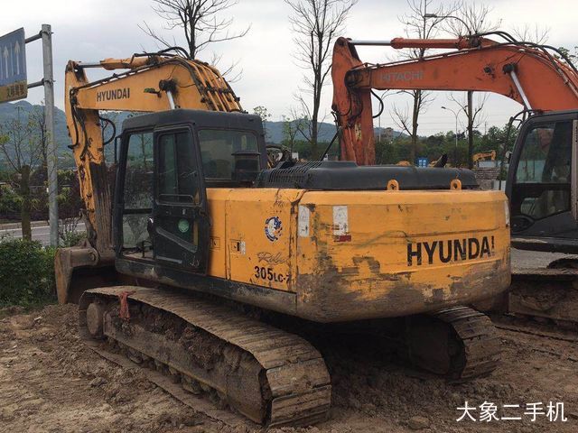 现代 R225LC-7 挖掘机