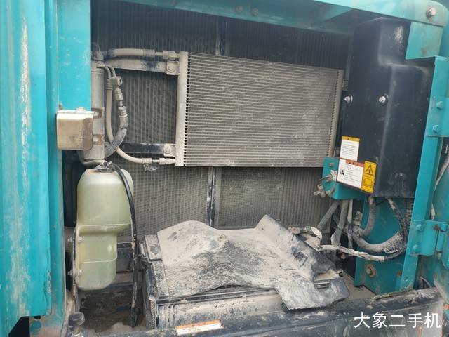 神钢 SK270D-8 挖掘机