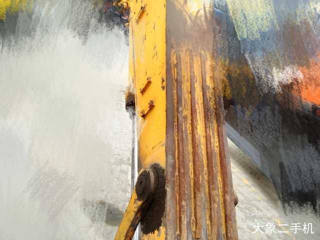 现代 R305LC-7 挖掘机