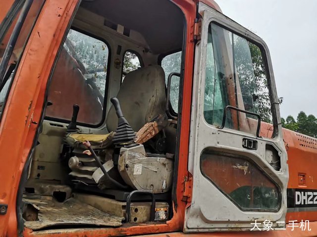 斗山 DH220LC-V 挖掘机