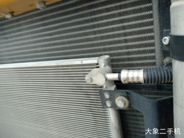 恒岳重工 HY215-8 挖掘机