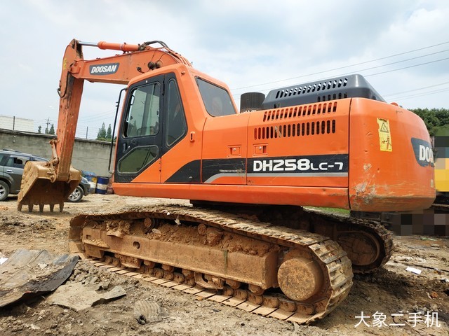 斗山 DH225LC-9 挖掘机