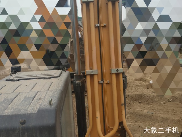 三一重工 SY215C-9 挖掘机