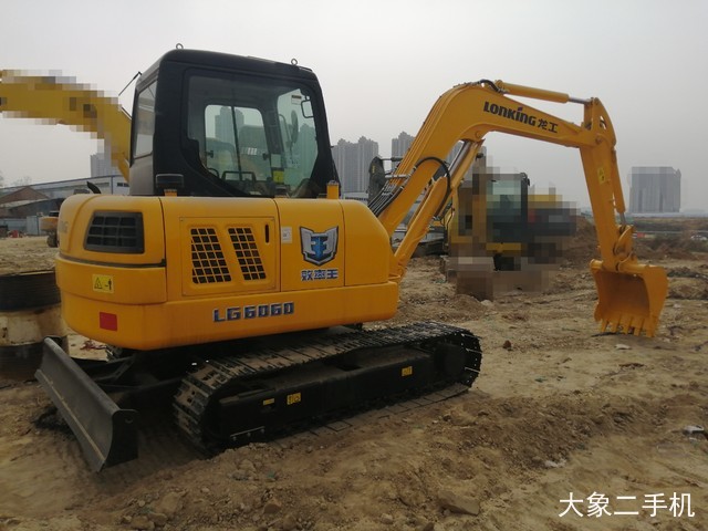 龙工 LG6060 挖掘机
