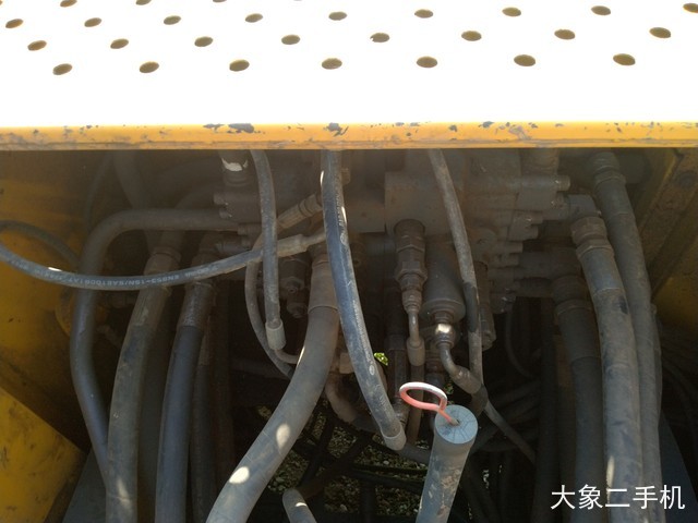 沃尔沃 EC210B 挖掘机