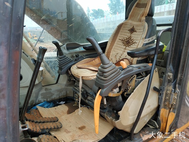 凯斯 CX300B 挖掘机