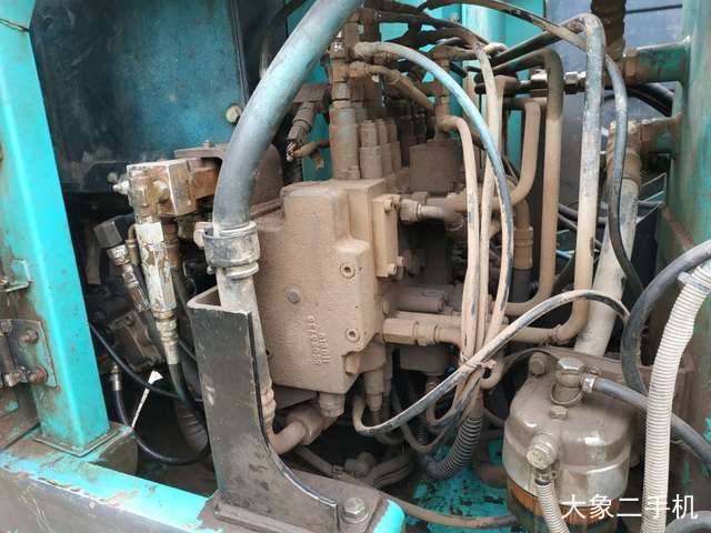 神钢 SK75-8 挖掘机