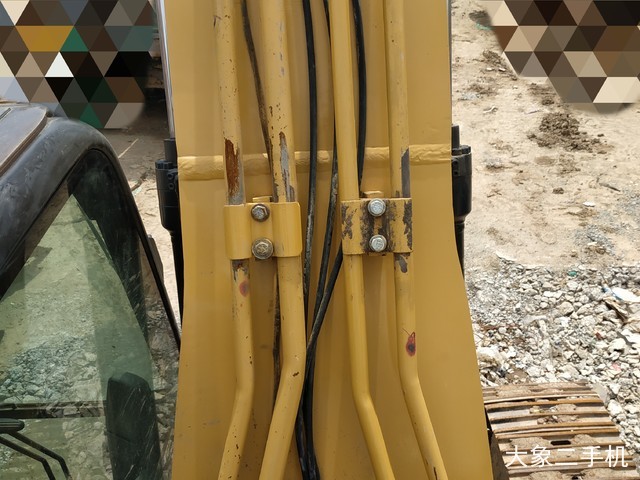 卡特彼勒 323DL 挖掘机