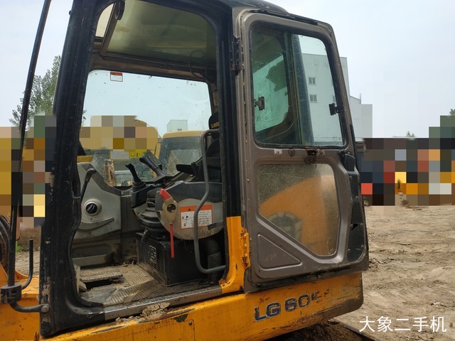 龙工 LG6065 挖掘机
