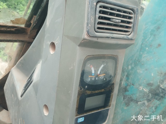 神钢 SK230LC 挖掘机
