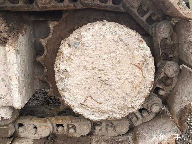 现代 R225LC-7 挖掘机