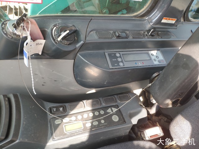 神钢 SK200-8 挖掘机